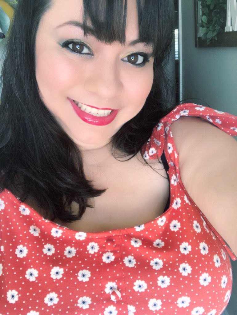 Rachael's tweet image. #justkeepsmiling