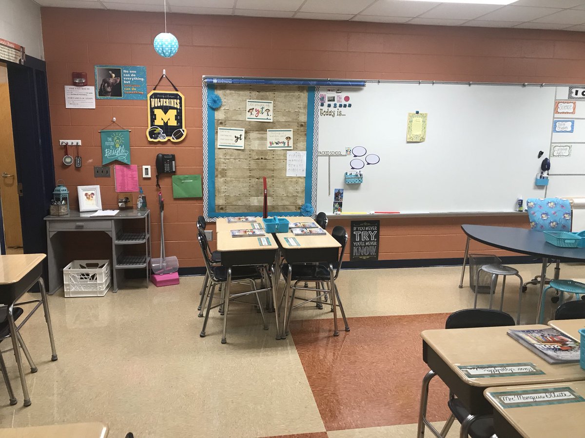 _VikingNation_'s tweet photo. @_VikingNation_ is nominating Ms. Chytil’s classroom for the best in Northwest Ohio not just TPS!! Awesome job and thanks to all of her family for getting it done!!! @romules_ @TPSProud #serving05ersfirst #lovethisclassroom #itisbetteratoakdale https://t.co/xKuQaHvKec