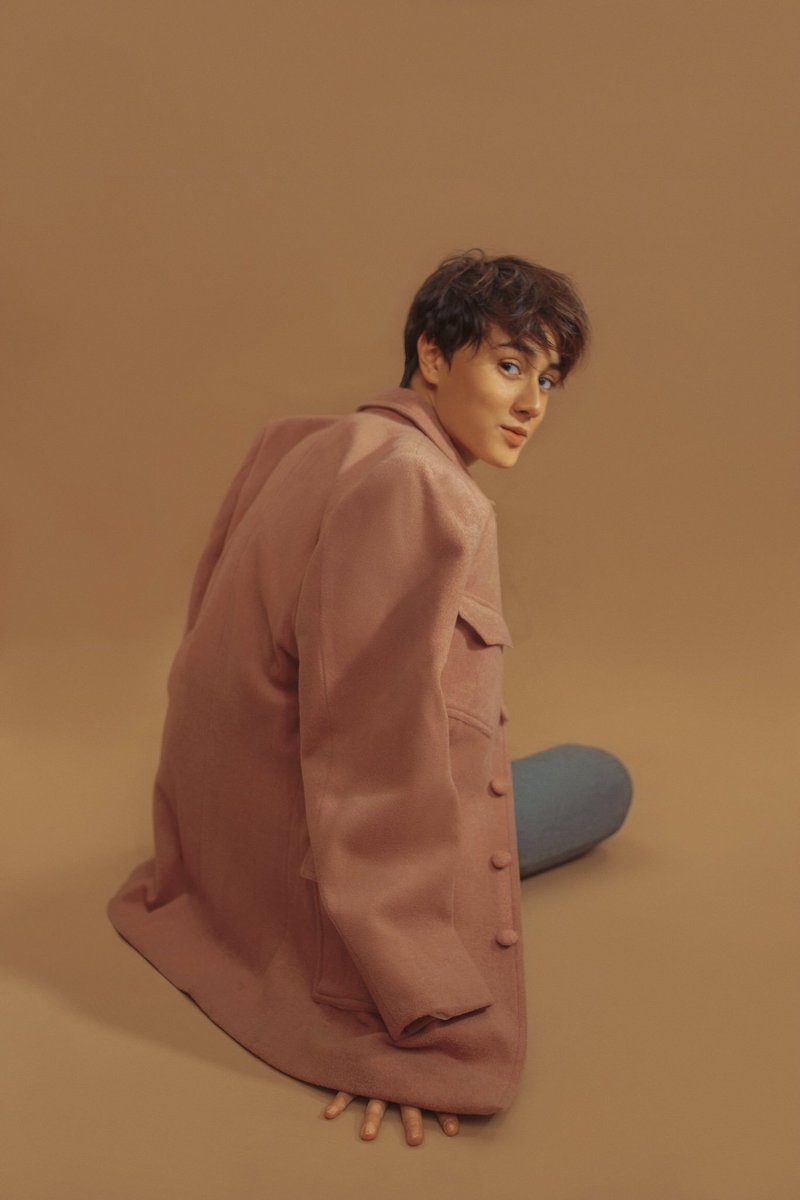 chalkdotph's tweet photo. Thanks for the trend last night, MayWards! 😉 Here’s an outtake for you... #ChalkLovesEdward 💗 https://t.co/LLQJpFlJNU