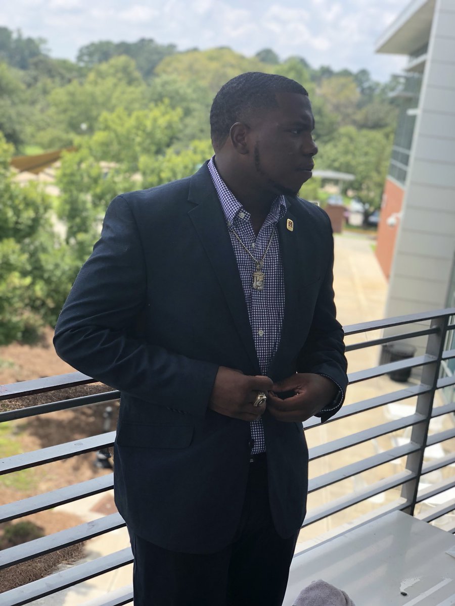 StrikeOwtQue's tweet photo. First Wednesday Owt 😈🐶#gque #businessprofessional photo creds to my LB @AntonioJonesII https://t.co/OjtNfhvHoF
