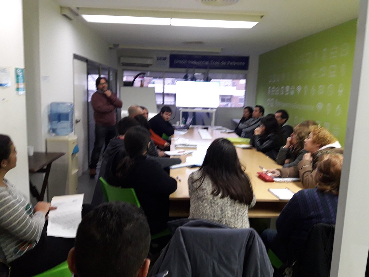 pichmarce's tweet photo. Hoy en el #ClubDeEmprendedores3F Taller Mejorar la propuesta de valor Academia #ArgentinaEmprende .Si tenes una idea o proyecto en marcha llamanos al 4587-5830 o escribinos a clubemprendedor@tresdefebrero.gov.ar #3FInnova #TresdeFebrero #ArgentinaProduce @dievalen @danielavramos https://t.co/sS0WOGBwXH