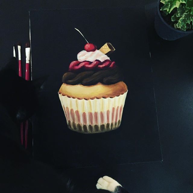When you’re trying to take a picture of your work in progress to post to Instagram but you have cats.... #art #catsofinstagram #cat #blackcat #oilpainting #artistsofinstagram #cupcakes #cupcake #foodpainting #sweets #sugar #food #instaart #painting #brus… ift.tt/2BgowJe