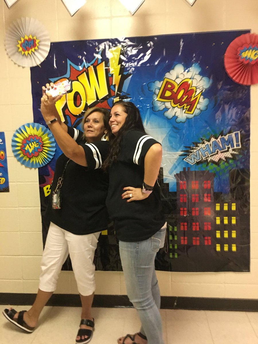 debbie_peters02's tweet photo. Blessed to work with the best!❤️ #back2schoolvb @TatetigersVB https://t.co/eGhQ0kh3GE