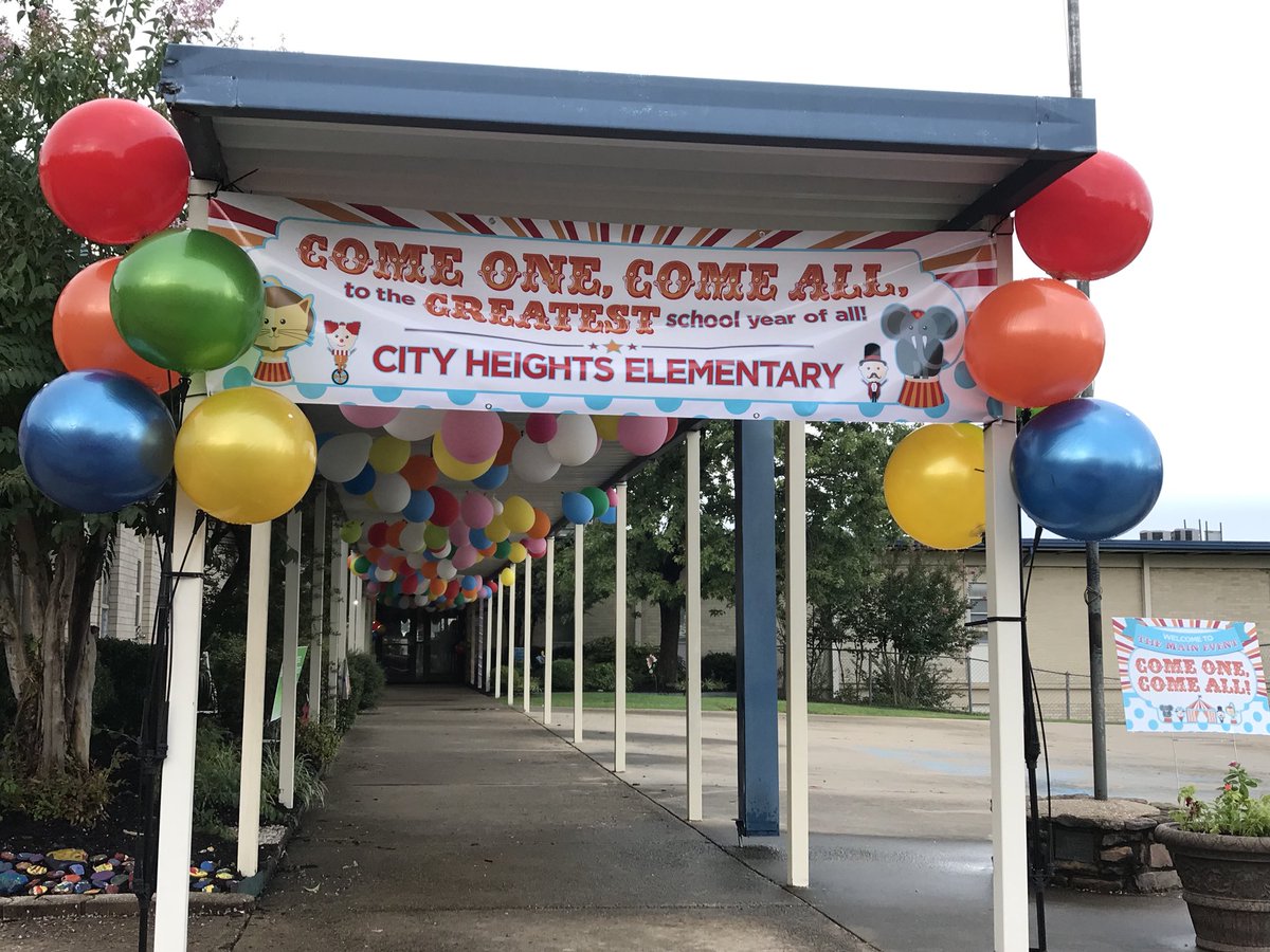 CityHeightsElem's tweet photo. Wow! Great first day! #back2schoolvb https://t.co/GrYrwuqxFc