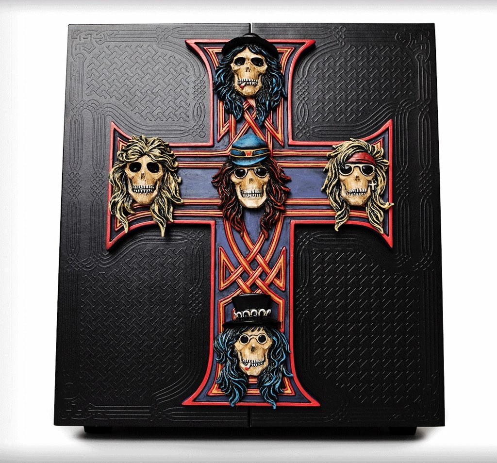 We're giving away an #AppetiteForDestruction: Super Deluxe plus