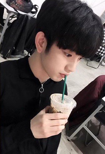 fanatic_got7_'s tweet photo. Remember when BamBam and Mark kept saying that GOT7 will comeback on 13th month 32nd Day.

13th: 1+3= 4
32nd: 3+2=5

4+5= 9

9TH MONTH?!!!! SO SNEAKY 🙂👀

@GOT7Official #GOT7 #갓세븐 https://t.co/qdP1AF5UF1