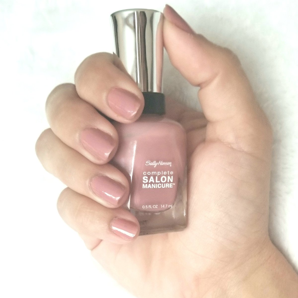 BeElegantEvents's tweet photo. One perk of the job:an excuse to buy and try nail polish! Bride-to-be was unsure👰💅 What do you guys think? Is it suitable for a bride or maybe bridesmaids to wear on the big day? 👍👎💃  #nailpolish #whatcolournails #sallyhansen #pinkpong #weddingday  #beelegantevents https://t.co/1jdW9531tO
