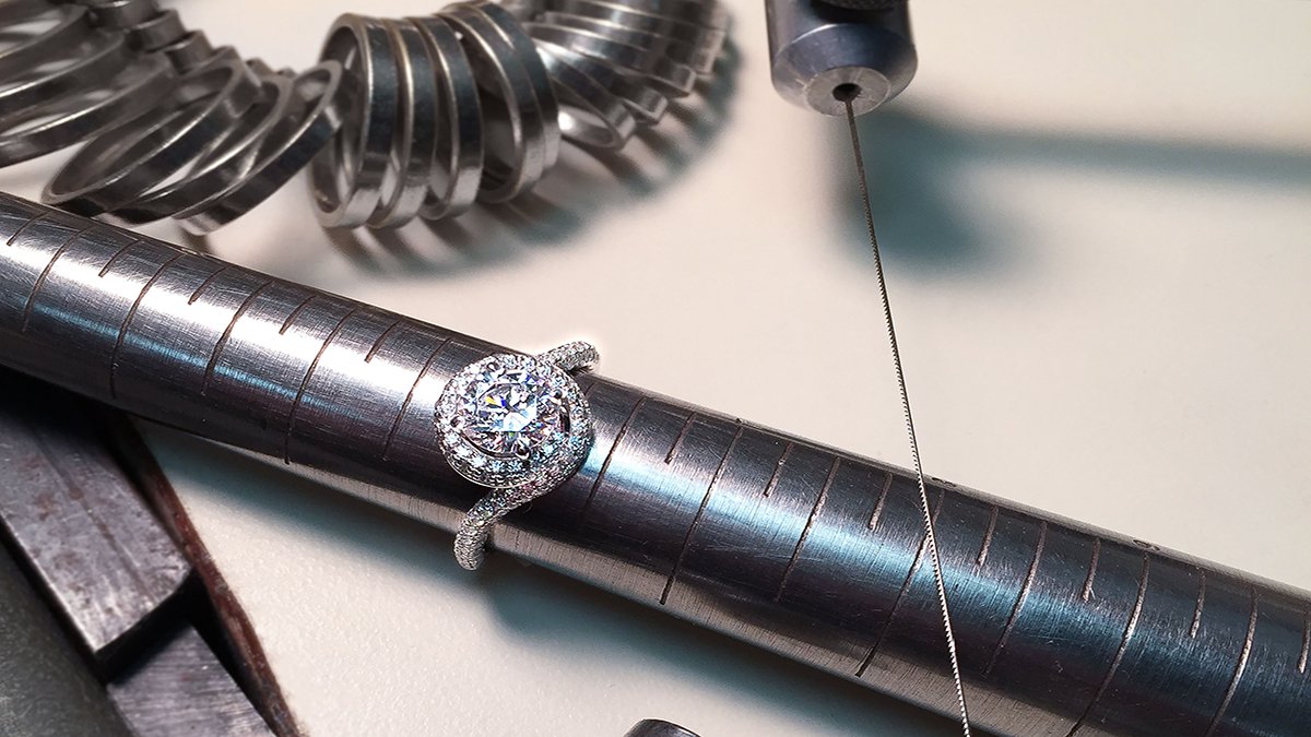 PlanteJewelers's tweet photo. Got a #ring that doesnโt fit anymore? Learn how to get it #resized so that you can wear it for years to come. https://t.co/OkzOFkgh9P @CLIQJEWELRY
#engagementring #ringresizing #jeweler #makeitcliq #lovefits #ringsize #ringstuck #ringsizing #fingersize https://t.co/TdJ9n36CNn