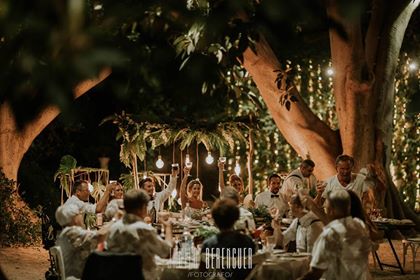 cateringya's tweet photo. El pasado 3 de agosto, #JardinesdeAbril fue el escenario perfecto para la boda de M&amp;B. Felicidades, Glückwunsch, Congratulations ‼
📸 @berenguerfoto
🌺 @arianna_pb
#BodasAlicante #WeddingDay #Wedding #BodasConLove #BodasGeniales #Bodas #Alicante #TuBodaConCateringYa https://t.co/ZwHHTOLaOY