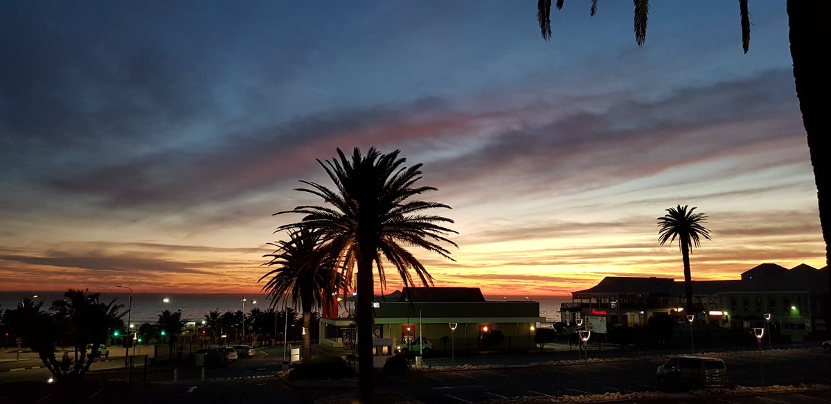 SouthernSunGrp's tweet photo. Isn't this sunrise captured from #GCKingsBeach in PE pretty? https://t.co/B2TQrwEU90