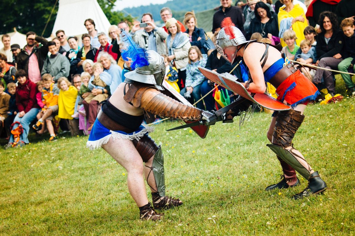 BadGoegging's tweet photo. Ab morgen erwachen die Römer wieder zum Leben! Dann dreht sich beim Römerfest Salve Abusina im Kastell Eining drei Tage lang (17. bis 19. August) wieder alles rund um Gladiatoren, Germanen und Co
Mehr Infos unter https://t.co/SGVSByxNeW
#römer #römerfest #salveabusina https://t.co/GXH24J4qB8