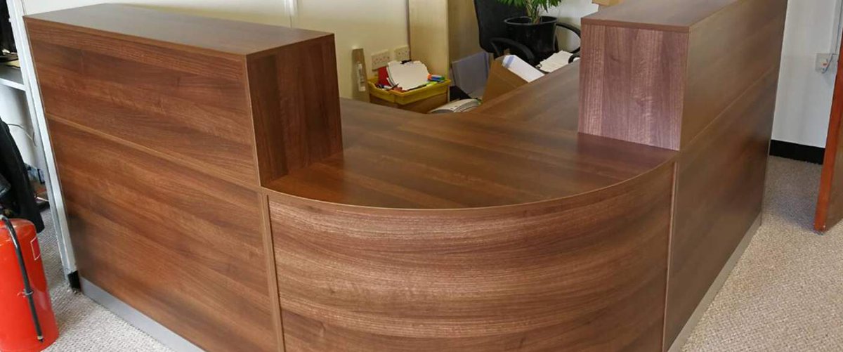 Walnut Reception Desk in Manchester tinyurl.com/y9v5yxr2