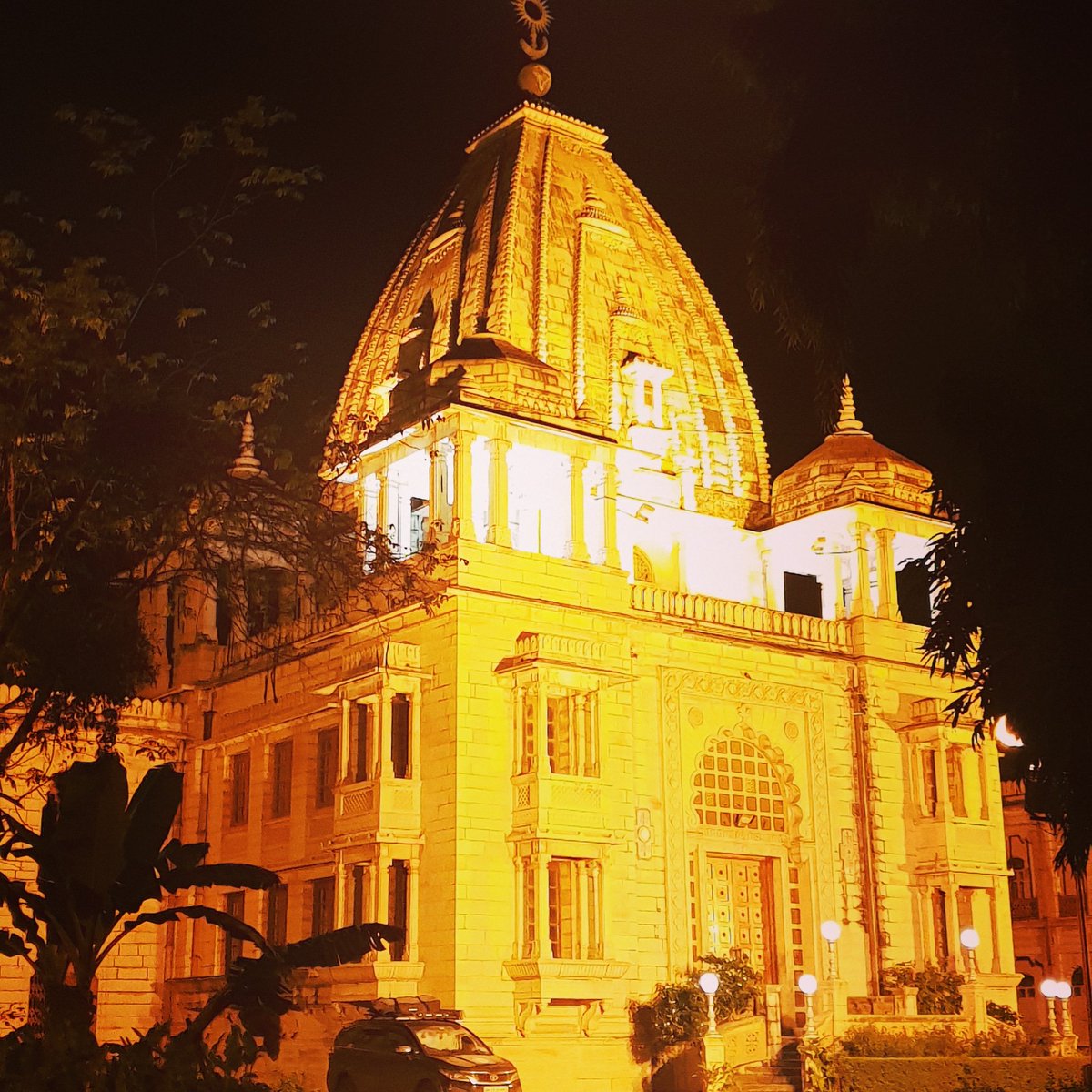 SangitaSri's tweet photo. #Baroda #CIT150 

Good morning from Vadodara. Off to meet the Royalty in his Palace &amp; visit #Amul @Amul_Coop factory at Anand today.

@PMOIndia @incredibleindia @IndembAbuDhabi @alphonstourism @GujaratTourism @CMOGuj @TataMotors https://t.co/91j17MrBcu