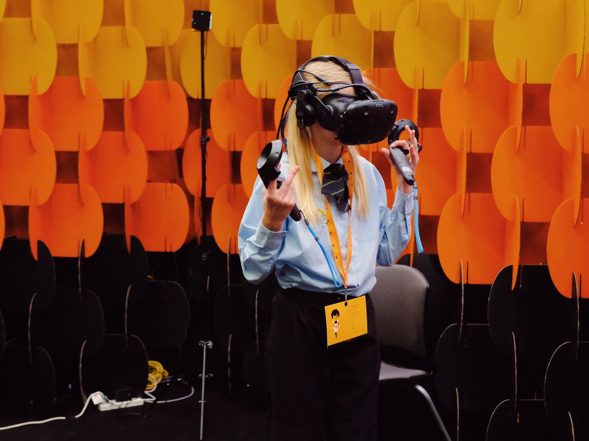 codelikeagirlau's tweet photo. A problem shared is a problem halved! Orgs like @GoGirlGo4IT @codelikeagirlau and @VICT4W coming together to bring more girls into IT 💪💪💪 https://t.co/RFEPh0j6pV