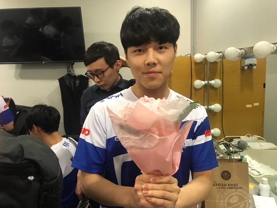 SOOPers_LoL's tweet photo. #플레이오프1라운드 현장 스케치 📷 https://t.co/kEjdy4O6j7