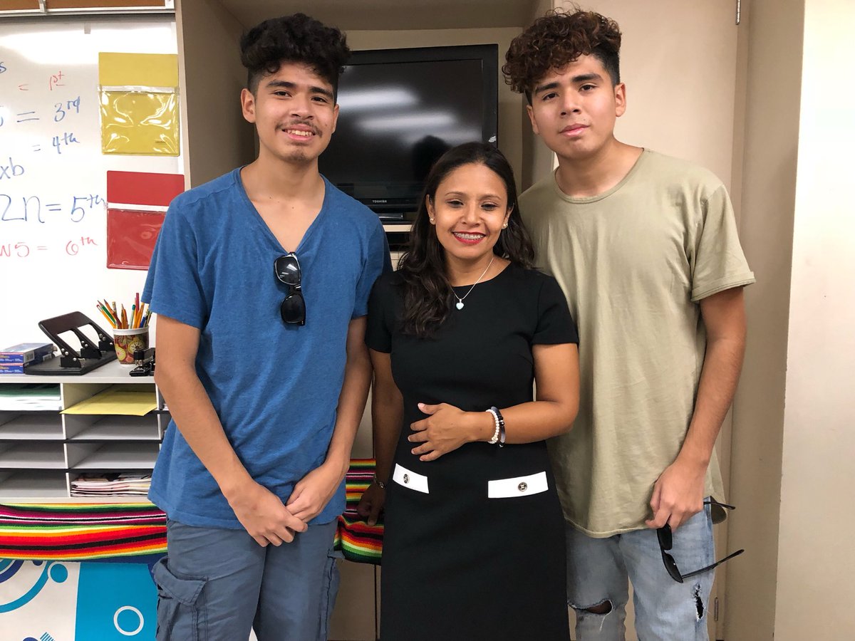 facedonor's tweet photo. Seeing these teachers made me feel like a middle schooler again! I’m glad that I get to talk to some of my teachers, reminisce about the middle school years, and reuniting. https://t.co/PWOjk5PBvy