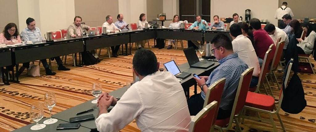 santiagopinzong's tweet photo. Realizamos una muy productiva reunión con afiliados de la #CamaraIndustriaDigitalyServicios de @ANDI_Colombia Mañana, en el marco de #CEC2018 tendremos conversación con Gobierno de @IvanDuque sobre los 5 ejes estratégicos y propuestas para que #Colombia sea un #PaisDigital https://t.co/d4nRimM3pJ