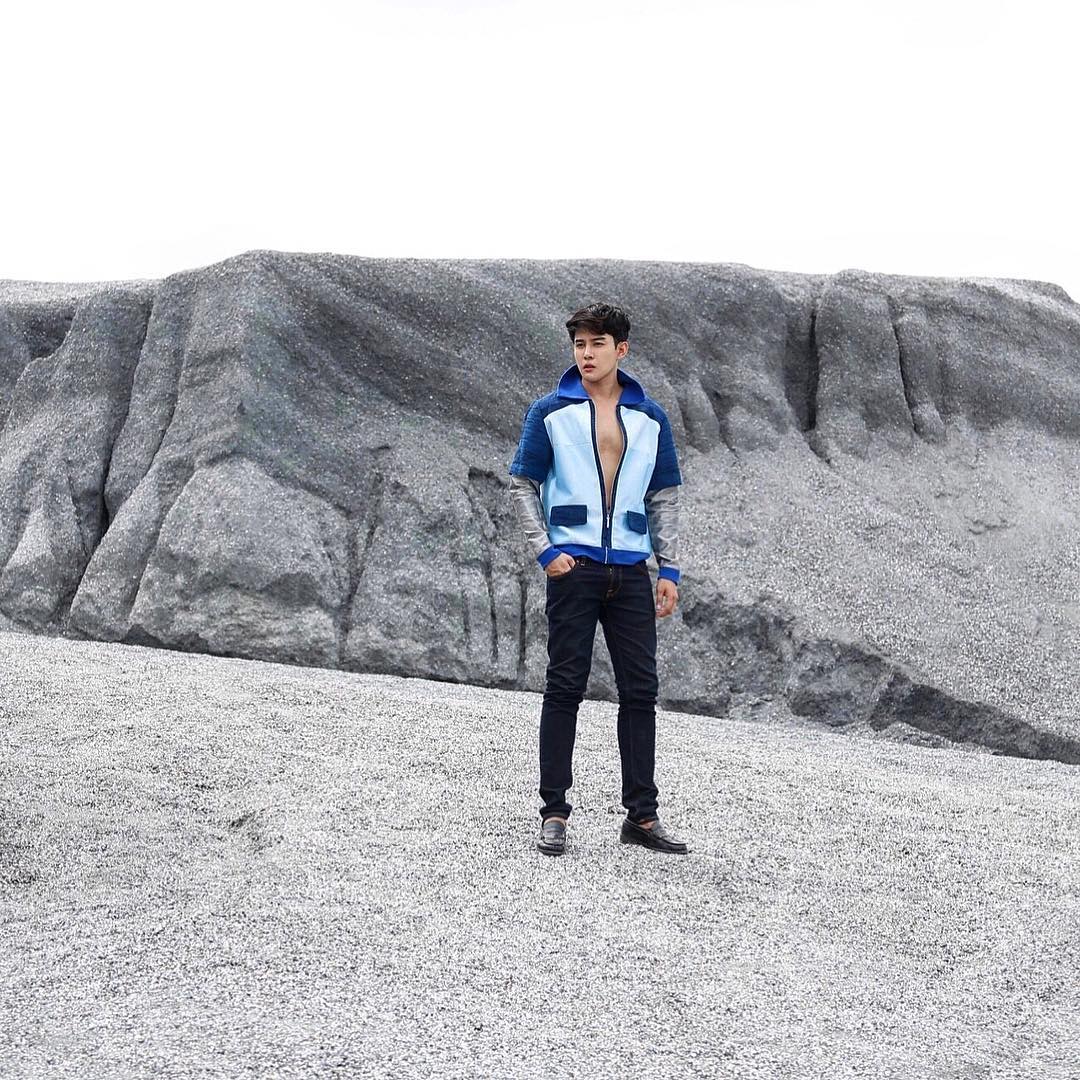 tod_ph's tweet photo. P'tod latest ig post❣️

Hot and handsome as always!!!!

ig:@todpranapong
twttr:@TodPranapong_

like and follow our fb and twitter page for more update!😇 https://t.co/P4cpKyA2VI