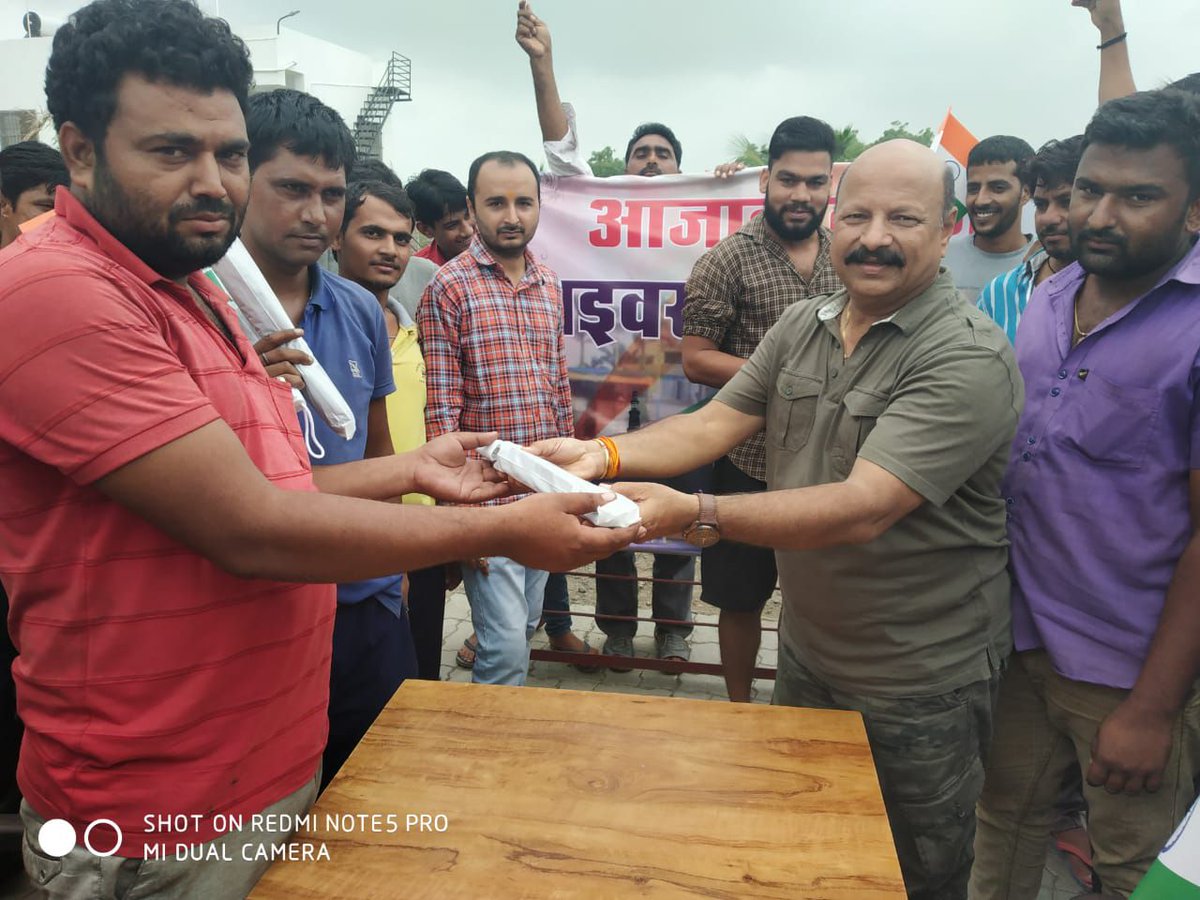 BPCL_SmartFleet's tweet photo. 'Azadi ke rang ,driver bandhuonke sang' on NH8, https://t.co/IFHfYaQZsZ
