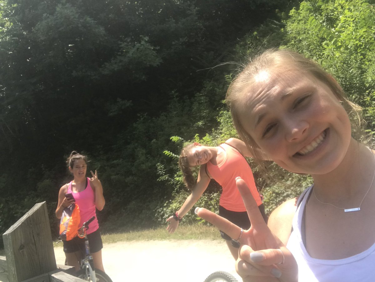 kt_januck's tweet photo. happy birthday to someone who has always been there for me love you lots mag💓🎈🎉 @maggie_laffin https://t.co/QV9KKL9wYm