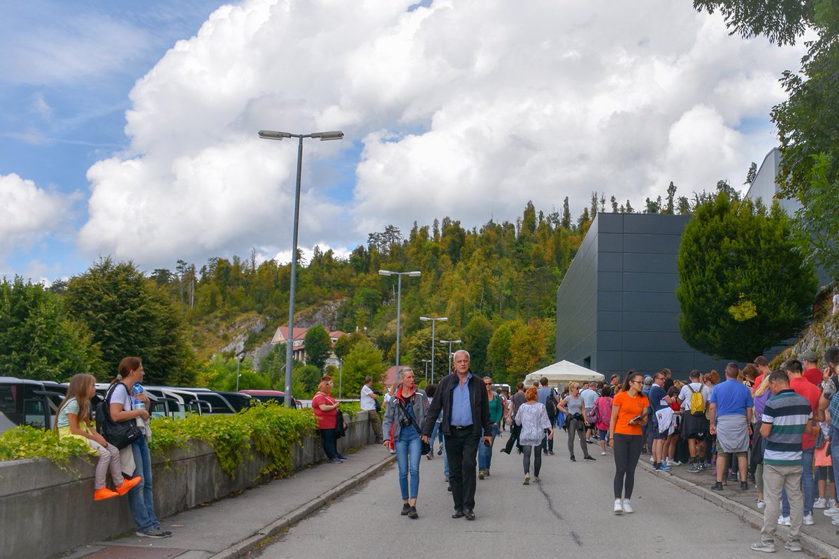 tourism_slo's tweet photo. Congratulations for another record, @PostojnaCave Park! On August 14 record number of 14.000 guests visited Park's attractions: the world's most famous tourist cave, the Predjama Castle and other locations. #ifeelsLOVEnia #200yearsofwow https://t.co/hoKVrubGtH