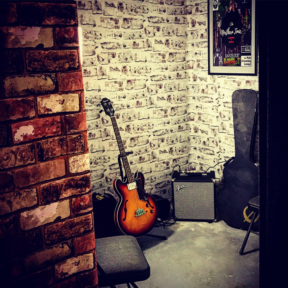 Very productive night in M-DAB Studio's last night 🎸🎙🎧