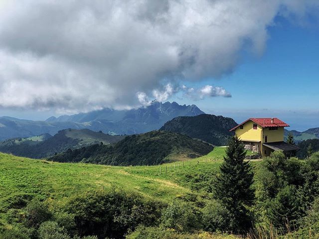 ilconfa's tweet photo. Artavaggio .
.
.
.
.
.
.
.
.
#montagna #mountain #nature #mountains #italia #dolomiti #natura #ig #artavaggio #pianidiartavaggio #lecco #ig_como #vacanze #trekking #landscape #piemonte #mare #canon #sky #naturephotography #naturelovers #ig_como_lecco #alโฆ https://t.co/AofMUVecq8 https://t.co/m7CS2uz6KS