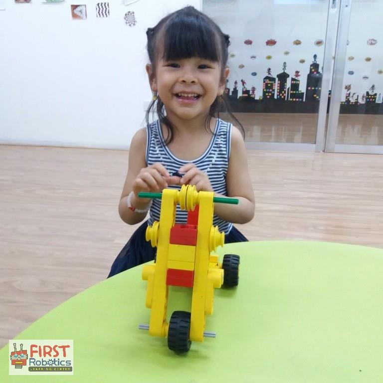 Engage your whiz kid in an environment he’s going to love! At First Robotics, they meld fun with learning through a variety of exciting activities that involve Science, Technology, Engineering and Mathematics.