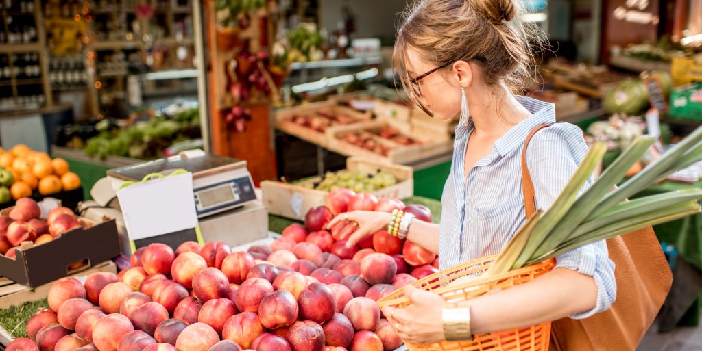 1 in 4 breast cancer cases are preventable - avoiding the chemicals found in everyday products and making changes to your lifestyle will help reduce your risk, find out how ow.ly/v6l430leQfC