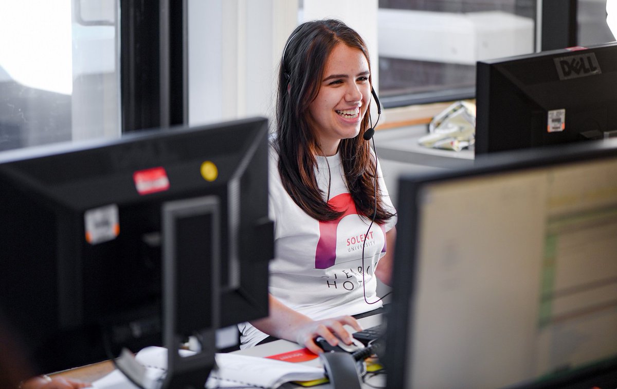 SolentUni's tweet image. Best of luck to everyone receiving their A-level results today! Here's a peek at the friendly faces manning our hotlines and social media accounts for the next few days, ready to answer your questions. Here's how to get in touch: ow.ly/qdga30lpOfY #ResultsDay
