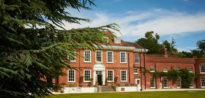 I reviewed the historic country house hotel <a href="/stokeplace/">Stoke Place</a> <a href="/CairnCollection/">The Cairn Collection</a> for <a href="/Arbuturian/">The Arbuturian</a> including their delectable afternoon tea #AfternoonTeaWeek and restaurant The King &amp; Lamb arbuturian.com/travel/hotels/…