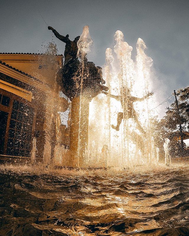 berlingraphie's tweet photo. Jump...... #goprousa #jump #westlakevillage https://t.co/ZZab26icP6 https://t.co/jm81eLLAsJ