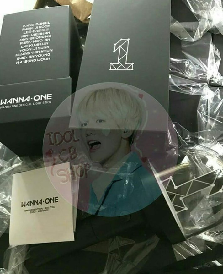 idolcb_shop's tweet photo. 📢 [#WANNAONE] OFFICIAL LIGHT STICK-OFFICIAL 100%ของเข้าเพิ่มเเล้วค่า💕
✔️สินค้าพร้อมส่ง จำนวนจำกัด😍
💕ราคา1,690฿ 
🚚ลทบ80฿/EMS100฿
🔥ของแถมมีทุกออเดอร์
🆔 : @fhy0748l
#ตลาดนัดWANNAONE #แท่งไฟwannaone พร้อมส่ง #แท่งไฟวนว พร้อมส่ง  #ตลาดนัดรวมด้อม #ตลาดนัดwannable
#นาเบิ้ลบง https://t.co/MTYSH9QQta