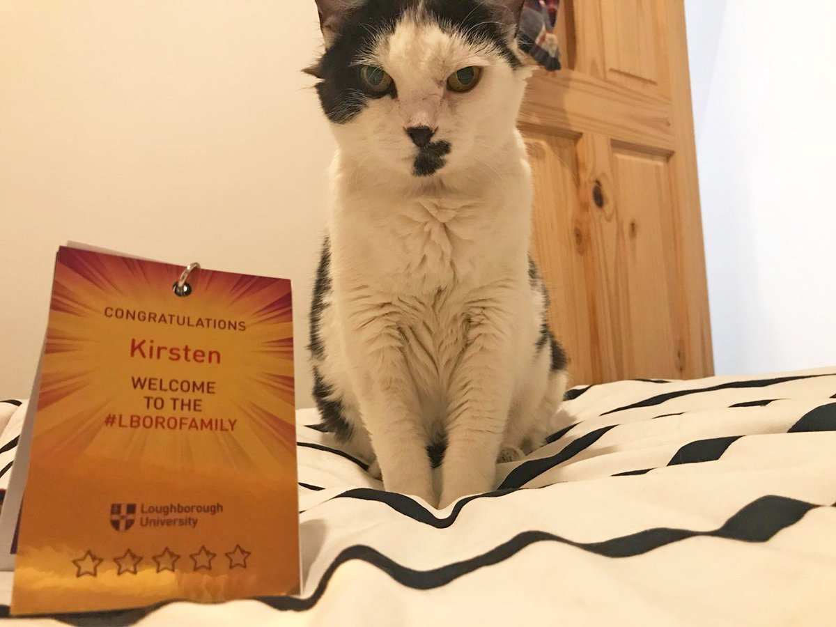 The cutest new members of the #LboroFamily?  🦉🐱🐶🦎 😍 

We'd love to see your welcome pass photos - we're rustling up a prize for our favourite!