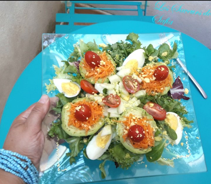Saveur1975's tweet photo. "Salade d'avocats aux crudités"
Bonjour même en vacance je cuisine pour vous faire plaisir!pour ce midi en plein soleil de Marseille je vous propose une salade bien fraîche et complète avec des avocats et des crudités!hum elle est pleines de saveurs!!🤗😋
#salade #salé #platfroid https://t.co/dFK6MrRKaX