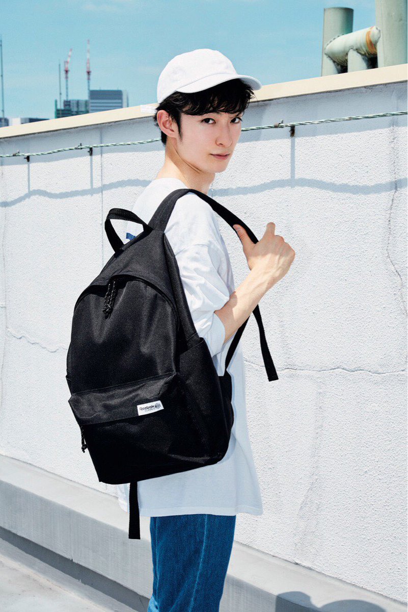 濱 正悟 V Twitter 8 21 火 発売 Reebok Classic Backpack Book に掲載して頂きました コスパ抜群の バックパック付き ちなみに写っていませんが靴もリーボッククラシックです 是非 チェックしてみて下さい