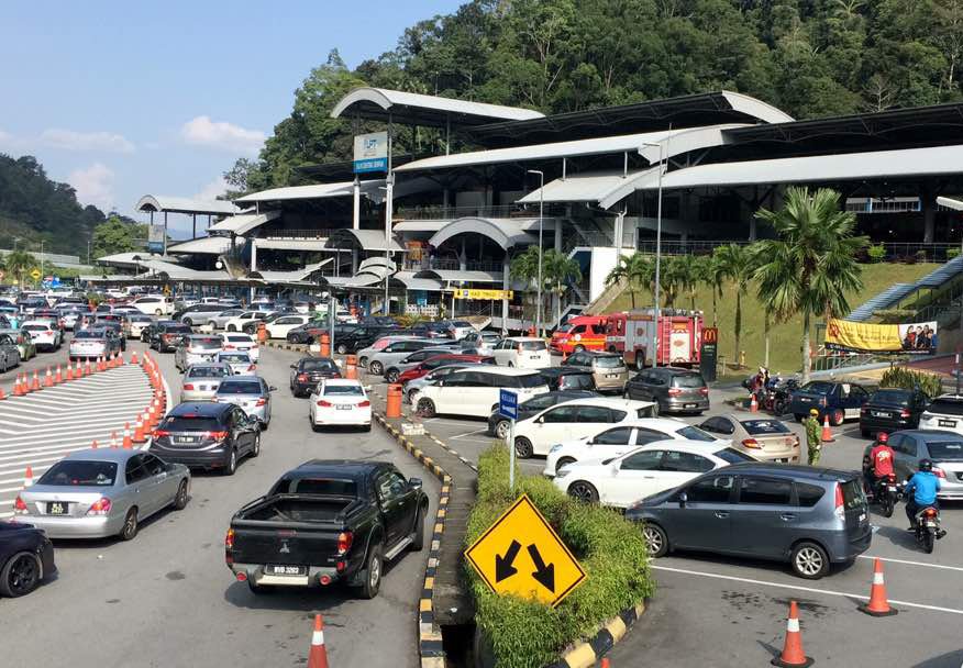 #Siri3LPT
KLK &amp; LPT 1, Nadi Ekonomi Wilayah Pantai Timur dan Lembah Klang.

Sebelum KLK dan LPT 1 dibuka kepada kenderaan, perjalanan dari Kuala Lumpur ke Kuantan melalui jalan Persekutuan memakan masa kira-kira 4 jam.
#infoLPT #LPTdihati #NadiEkonomiLPT