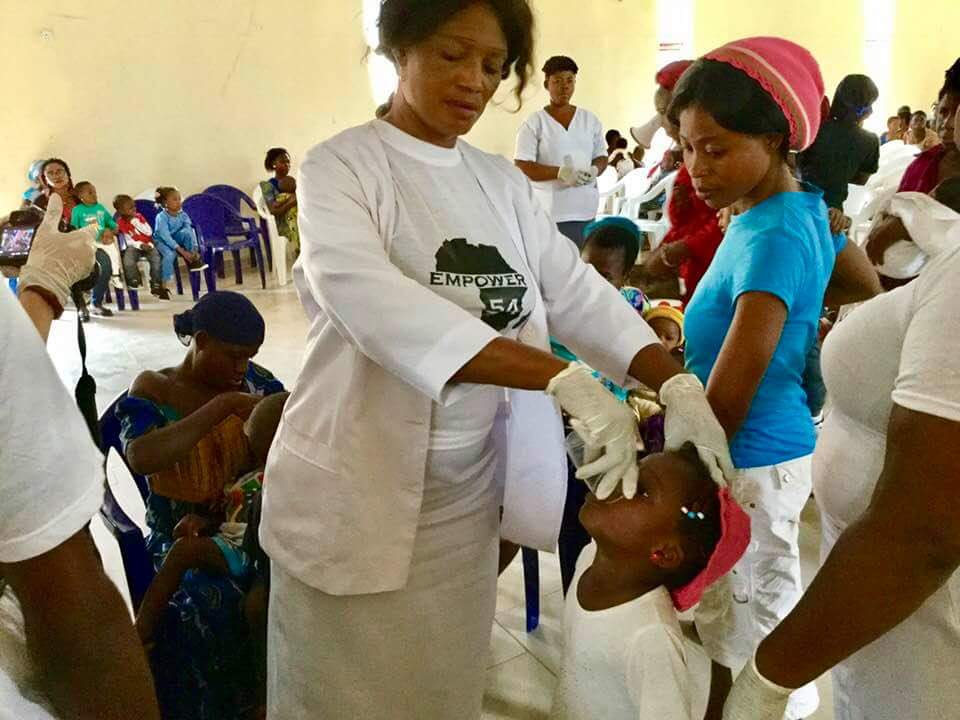Empower54's tweet photo. OZALLA, Owan West LGA, Edo State we continue our distribution of Albendazole, Vitamin A & Prenatal vitamins
#vitaminangels #albendazole #empower54 #health #Africa #children #women #donate #nonprofit #volunteer #PrincessModupeozolua
#humanitarianqueen #Edo #ozalla https://t.co/1MjJjRfG74