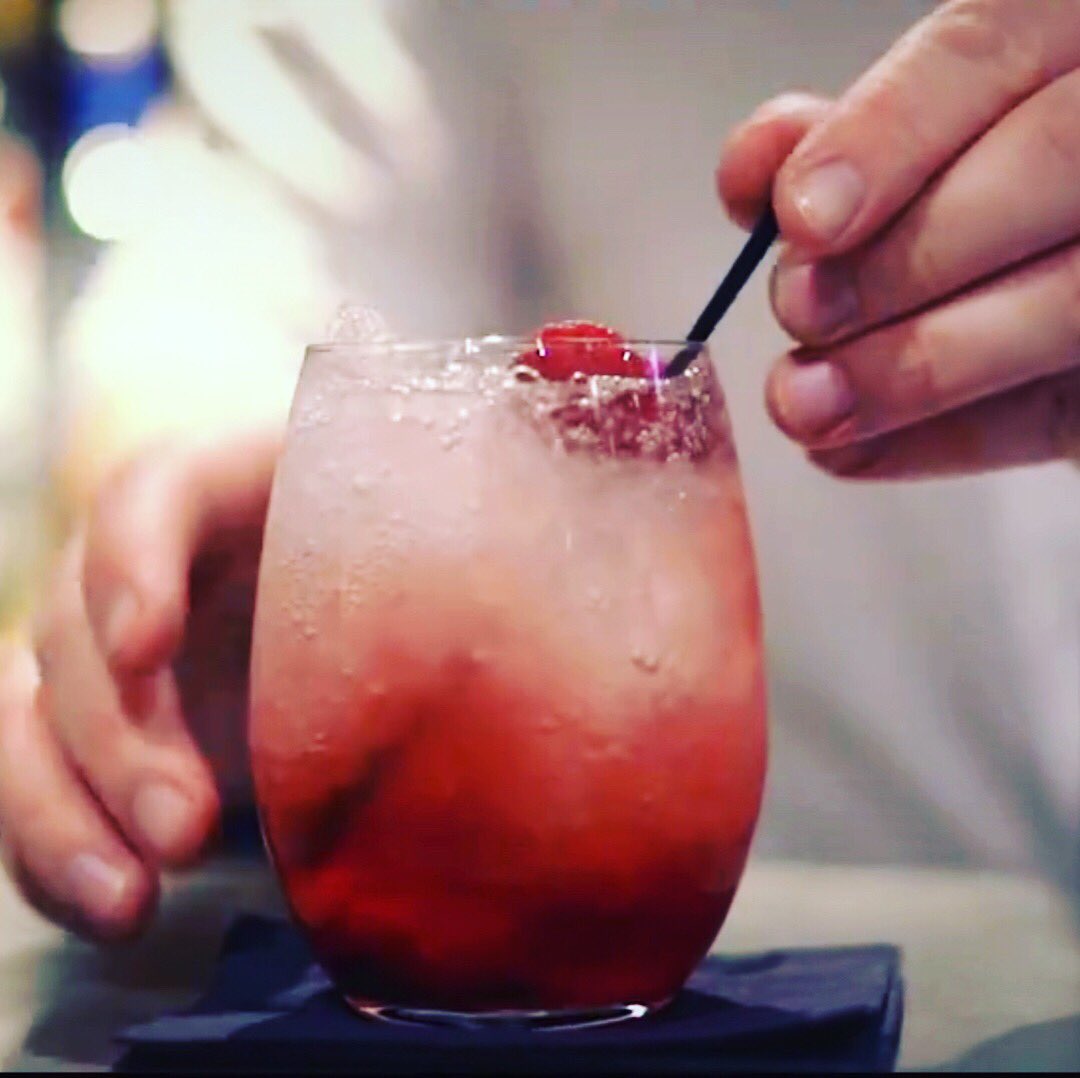 16ChurchStreet's tweet photo. Thursday Nights are Cocktail Nights @ The Townhouse🍸🙌🏻🍸 2for1 from 6pm every week! Come and join us with a friend this evening! 😁😁 #cocktails #bartender #handmade #shakennotstirred #tomcruiseaintgotnothingonus #stratfordonavon https://t.co/kZwpHMVEnt
