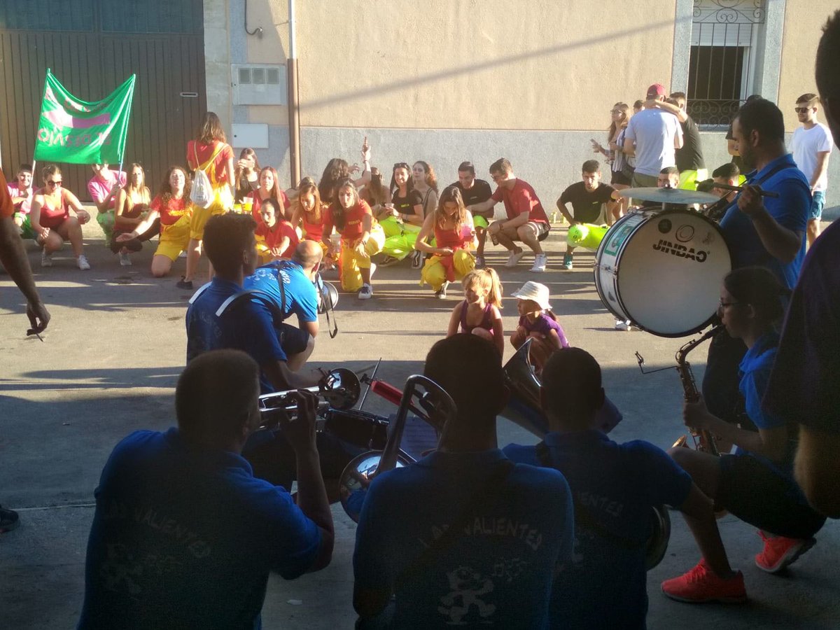 LosValientes_'s tweet photo. Fiestas de Calzada. Tarde divertida con sus peñas. Volvemos el domingo. https://t.co/39HezPiK8c