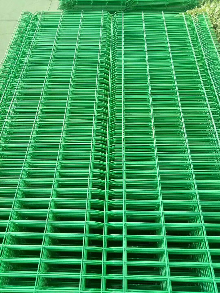 MaoxinMetal's tweet photo. pvc coated welded wire mesh fence https://t.co/yFsrcjYqDX