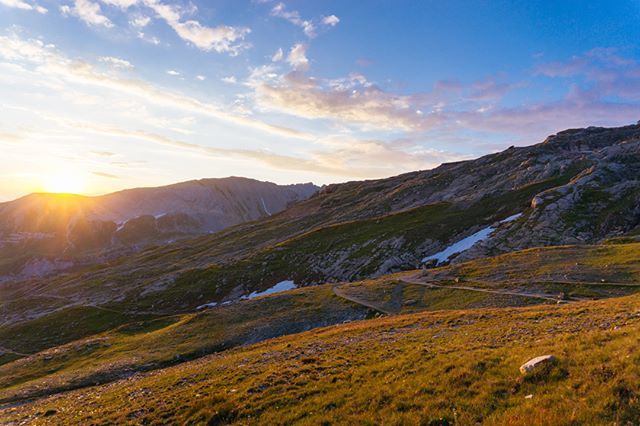 Sunset over Col de la Croix du Bonhomme ☀️
#sunset #mountainsunset #OutdoorBloggers #photooftheday #picoftheday #nature #sun #sky #instago #clouds #liveoutdoors  #makemoments #discoverearth #lovelifeoutside #summercycling #roamtheplanet #exploringthe… ift.tt/2OFoZpY