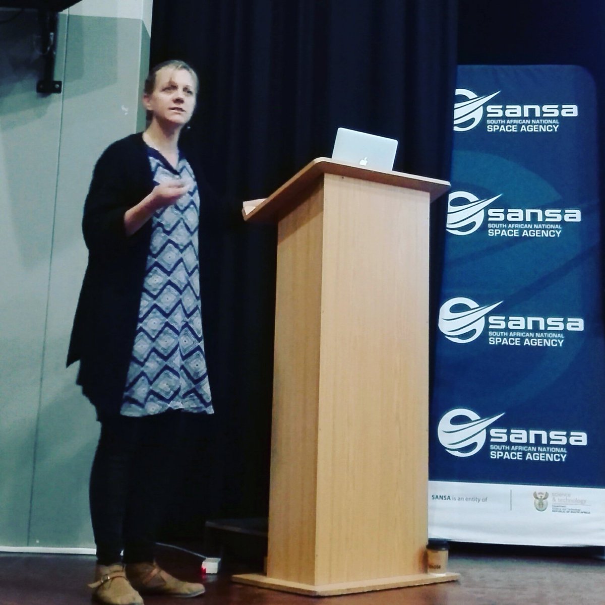 Antarcticlegacy's tweet photo. Sandy Thomalla is now presenting her group's work on 'SOSCEx: A High Resolution Glider Experiment in the Sub-Antarctic Southern Ocean'. #gliders (#SOSCEx) released in the #highchlorophyll layer. #GoughIsland # @CSIR #socco #SANAP2018 https://t.co/pXOGwMcKVA