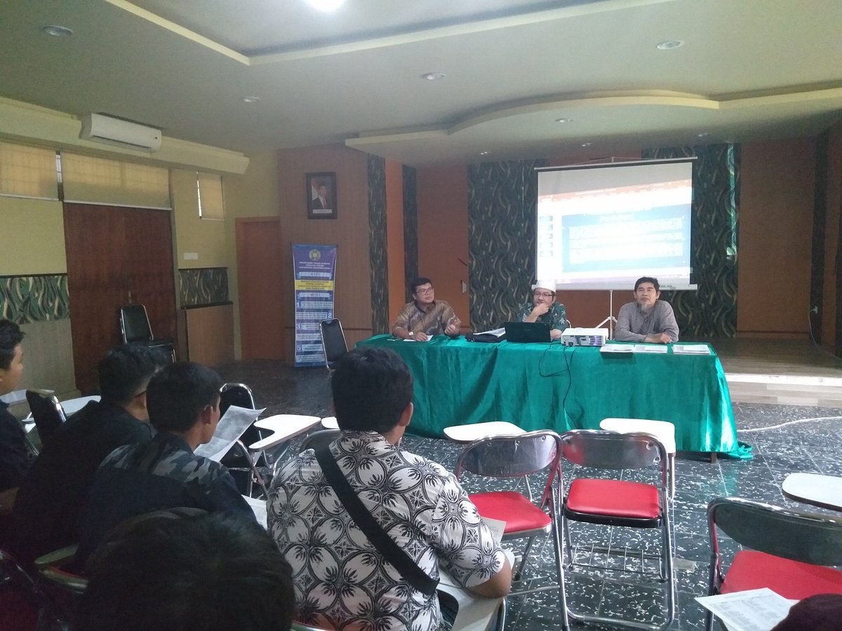 DteusuOfficial's tweet photo. 13 Agustus  2018 
Sosialisasi konversi kurikulum 2017 Departemen Teknik Elektro Universitas Sumatera Utara untuk mahasiswa angkatan 2016, 2015 dan 2014 kebawah #DTEsatukurikulum  @fahmimn @usuofficial https://t.co/DY4uXWZEG3