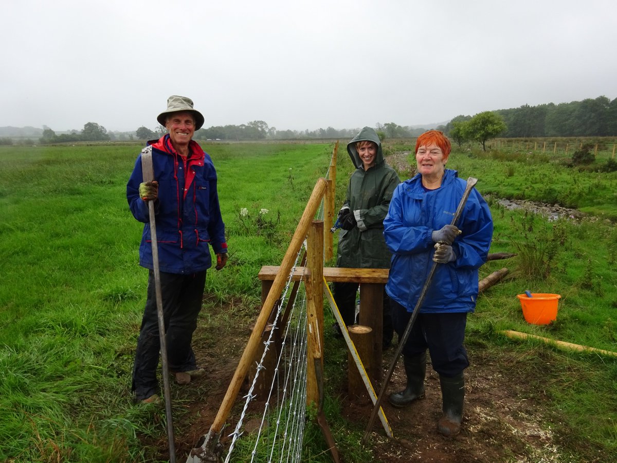 RibbleTrust's tweet photo. Our wonderful #volunteers we're helping us with some #fencing on #BashallBrook yesterday. If you fancy volunteering with us then please get in touch!
https://t.co/FgEfvn7w3k https://t.co/sA00R9H8Ky