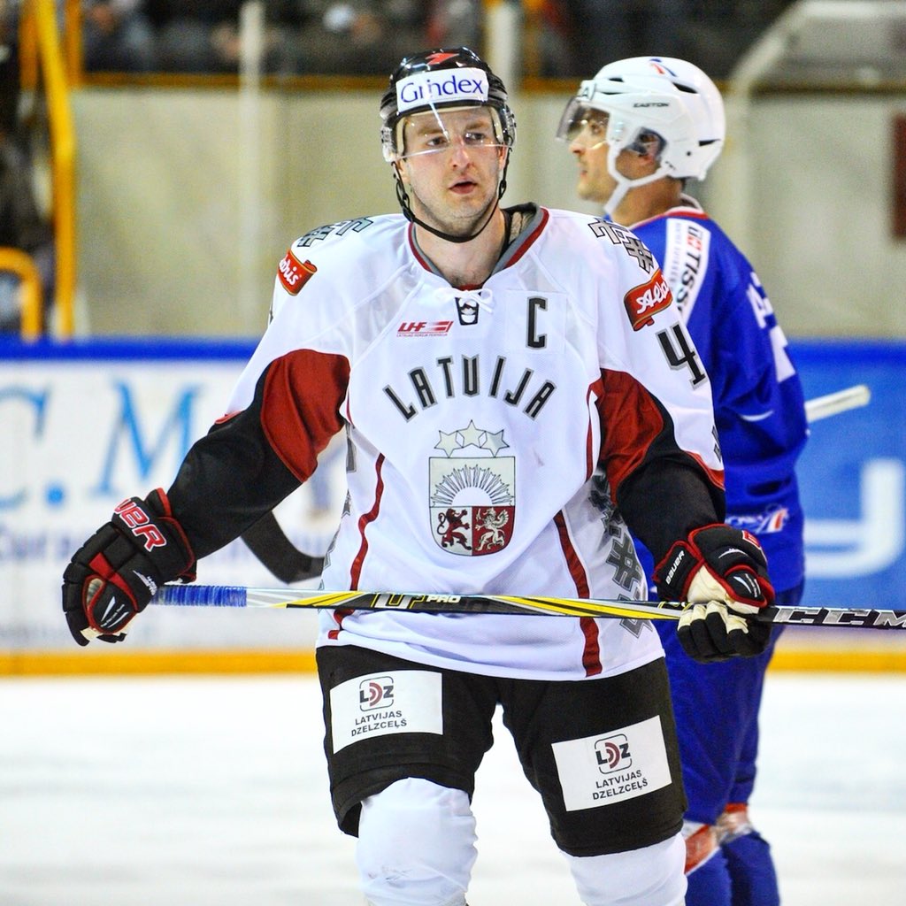 hsrigahockey's tweet photo. Agris Saviels pastiprina @hsrigahockey treneru korpusu, un būs #hsriga2003 Andreja Ignatoviča palīgs. #vienakomanda #lauvāsuzvarasspēks #hsriga https://t.co/9qa55vXcHx https://t.co/VTX6ZsrXH2
