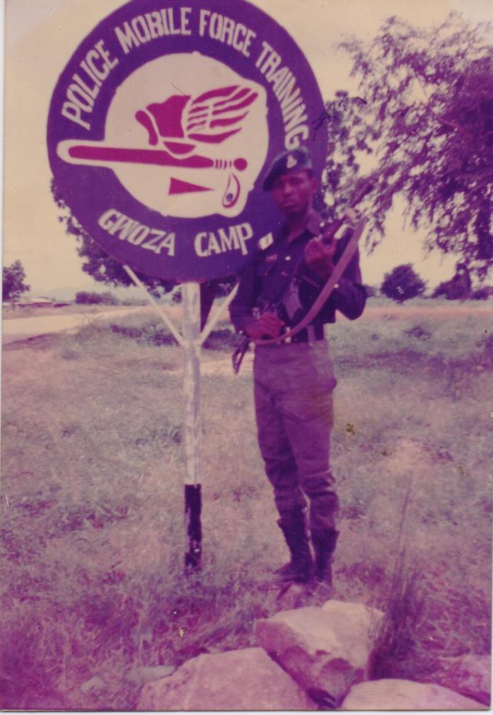 YomiShogunle's tweet photo. Carrying Police Gun Since 1992 #TBT
1993 A cadet.
2004 UN Peacekeeper.
2010 DPO Mokola, Ibadan, riot at Sabo.
2012 DPO Yemetu Ib. (Day DPO Pen Cinema Agege, Lagos shot dead a fuel subsidy protester).
To get RT a 'man' Tweeted "worried that Yomi Shogunle is legally carrying a gun" https://t.co/X6WjBaqemz