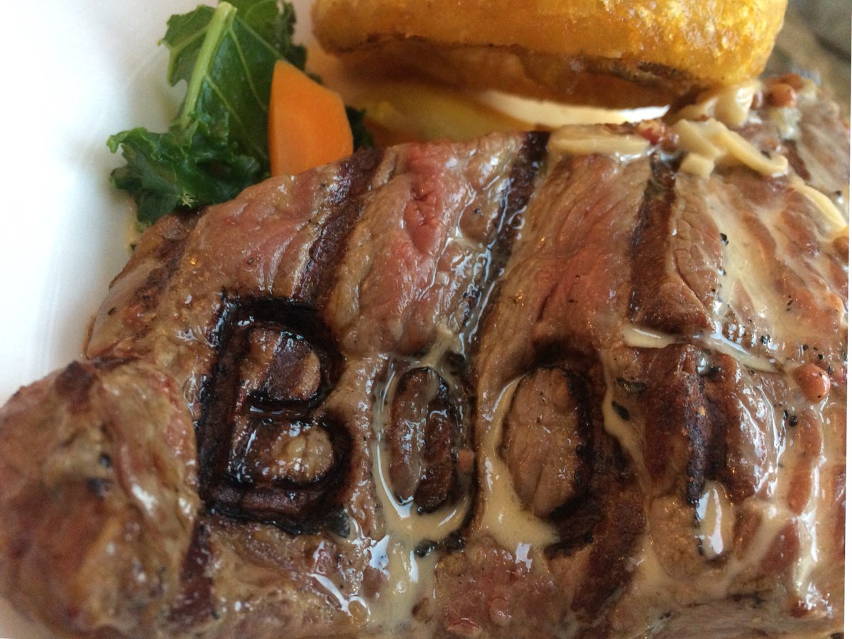 GarryMills6's tweet photo. If you're looking for somewhere that has a friendly atmosphere, a pinch of amazing service and a side order of OMG that food was amazing..... then the @TheFrestonBoot is most certainly the place to go!  Thanks to Mike &amp; his team for making our Wedding Anniversary one to remember https://t.co/LVSzQfYzea