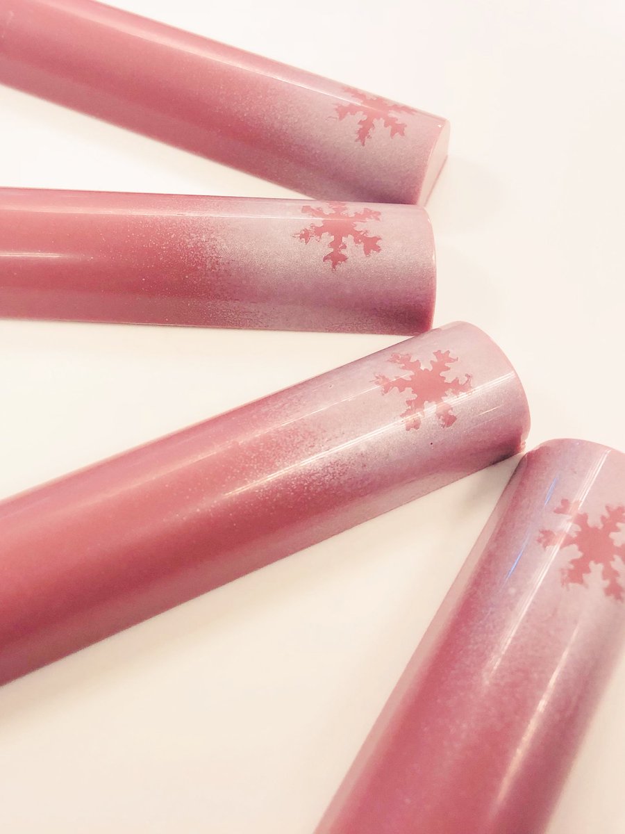 SamanthaRain21's tweet image. Don’t forget the competition over at @HBIngredients 😆 Email, tweet or DM us your Ruby Chocolate creations to win a 10kg bag of Ruby chocolate 💕 you only have until Monday to get them in 🤞🏻 #hbingredients #Rubyrb1