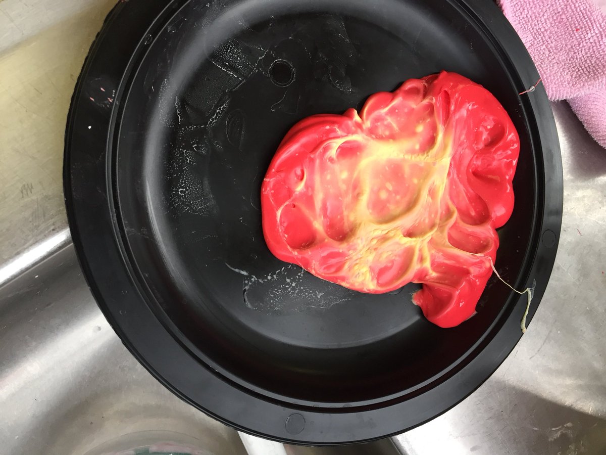 It was a whole lot of messy maker fun in today’s science session making edible, fluffy &amp; thermochromic slime   #makerednz